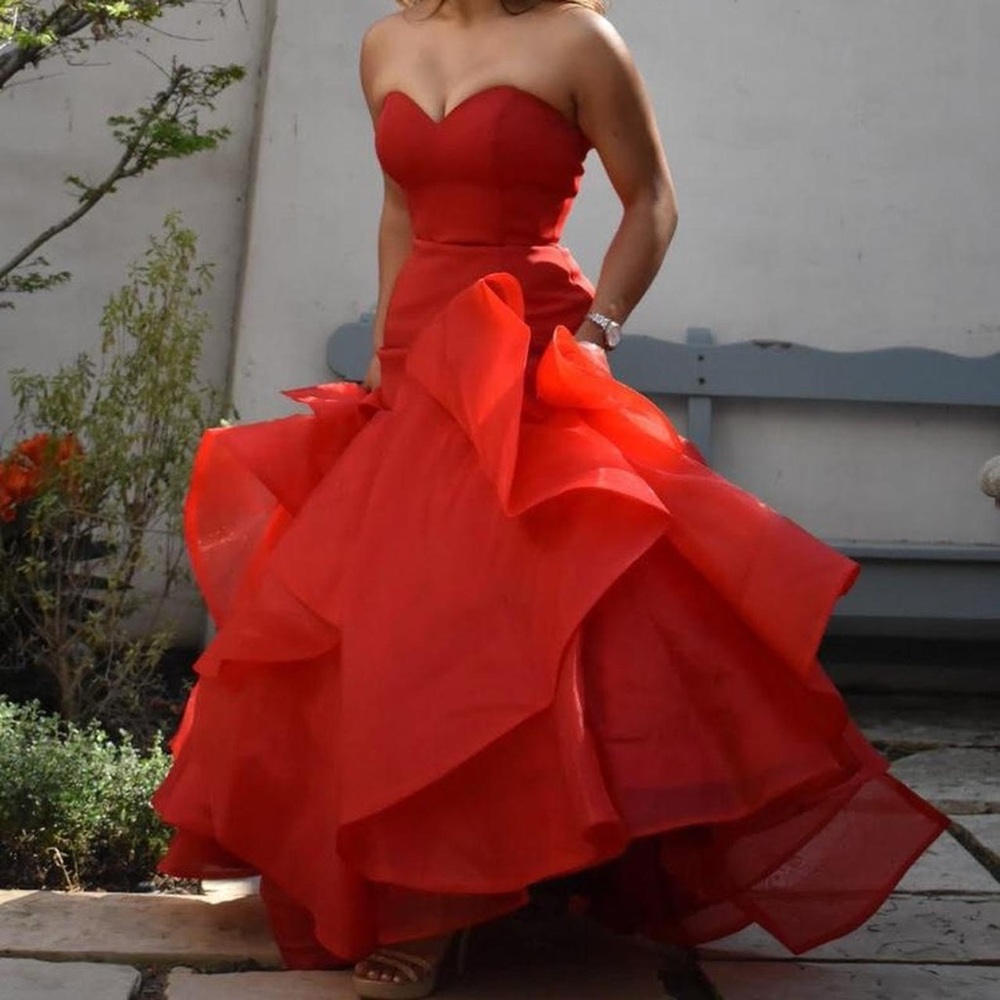 Elegant Red Strapless Evening Gown